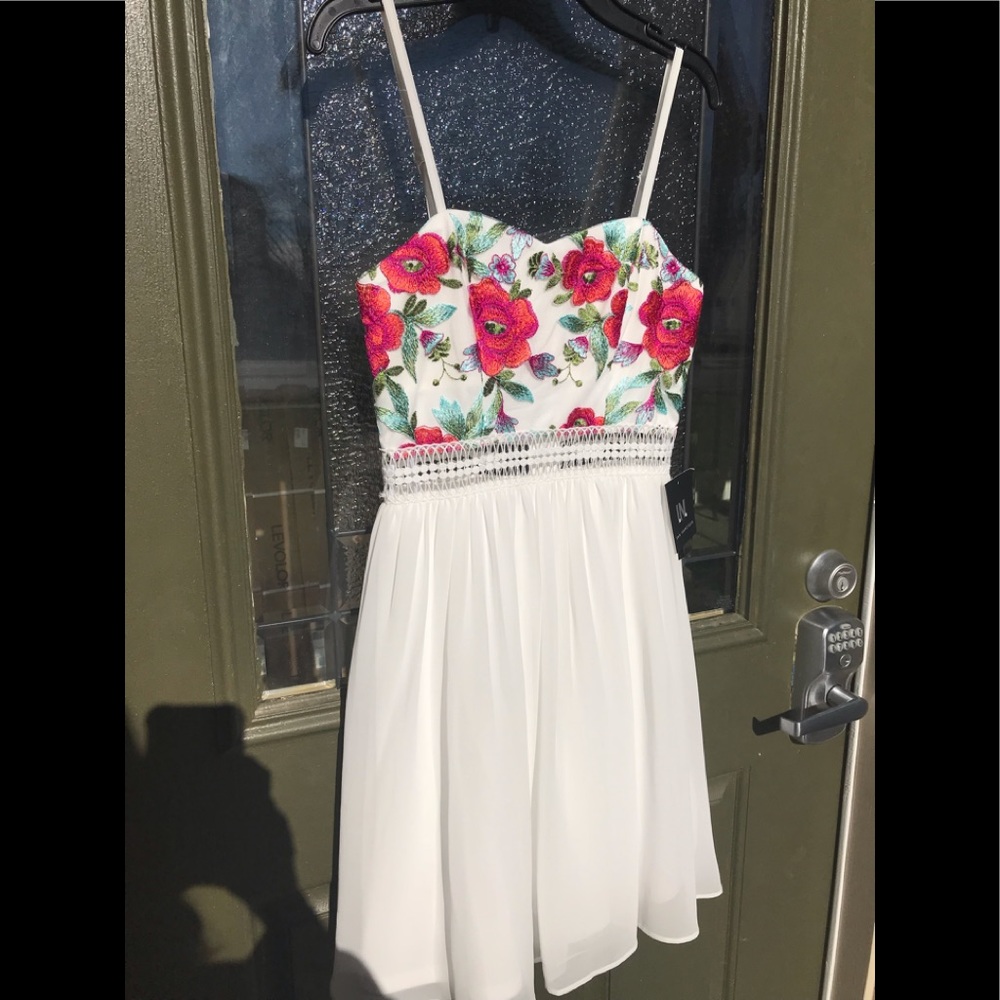 I.N. California Dress     NWT - Picture 2 of 8